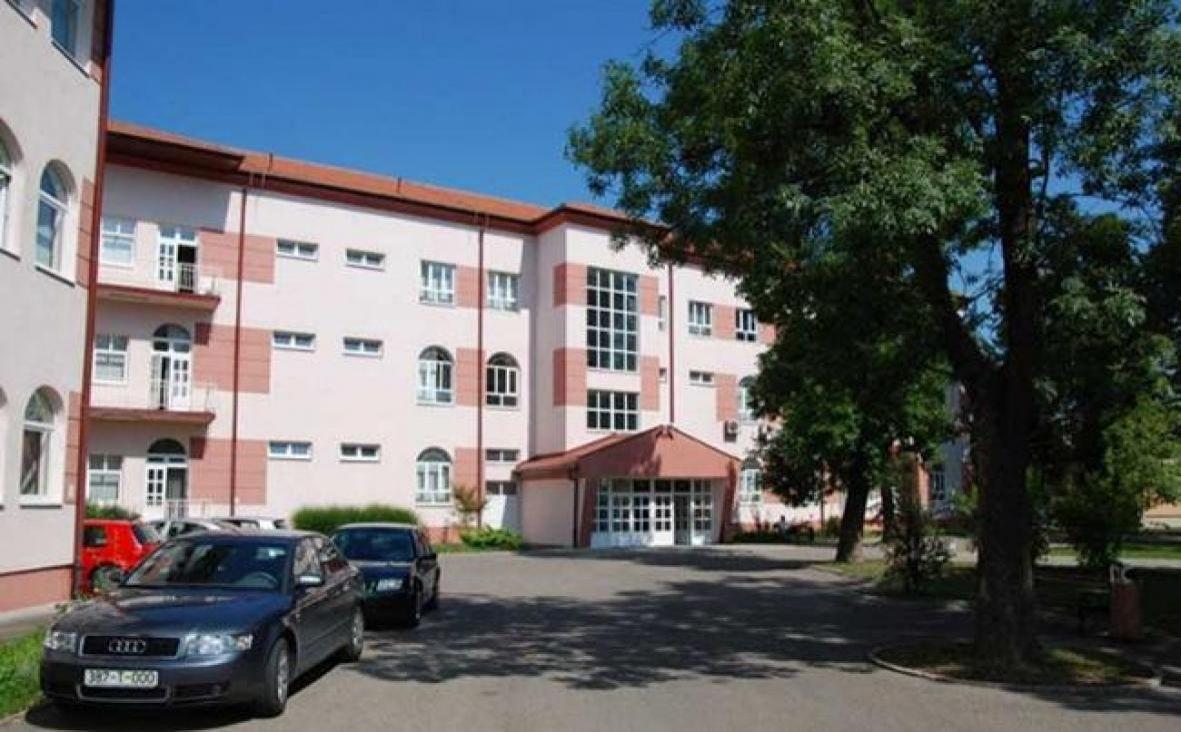 Sedmorica policajaca suspendirana zbog napada na imovinu uglednog privrednika?