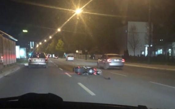 Vozač pao s motocikla kod Ambasade SAD