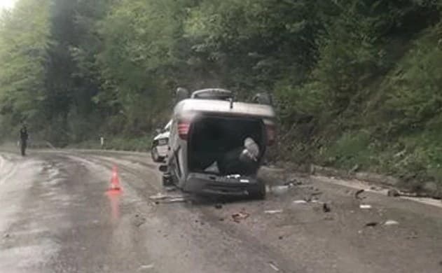 U teškoj saobraćajnoj nesreći kod Kladnja poginuo muškarac