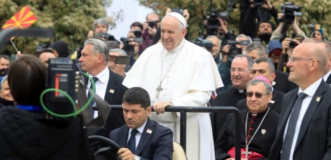 Papa Franjo iz Skoplja uputio poruke mira, suživota i ljubavi