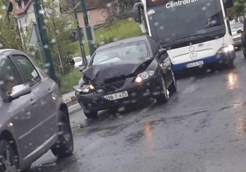 Kilometarske kolone zbog sudara dva vozila na Kobiljoj Glavi