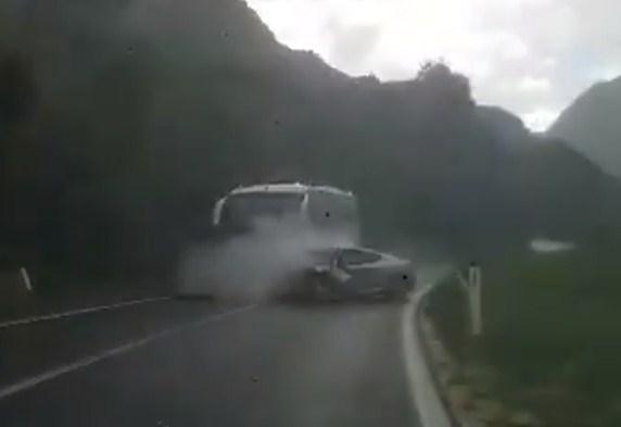 Pogledajte snimak stravične nesreće između Mostara i Jablanice