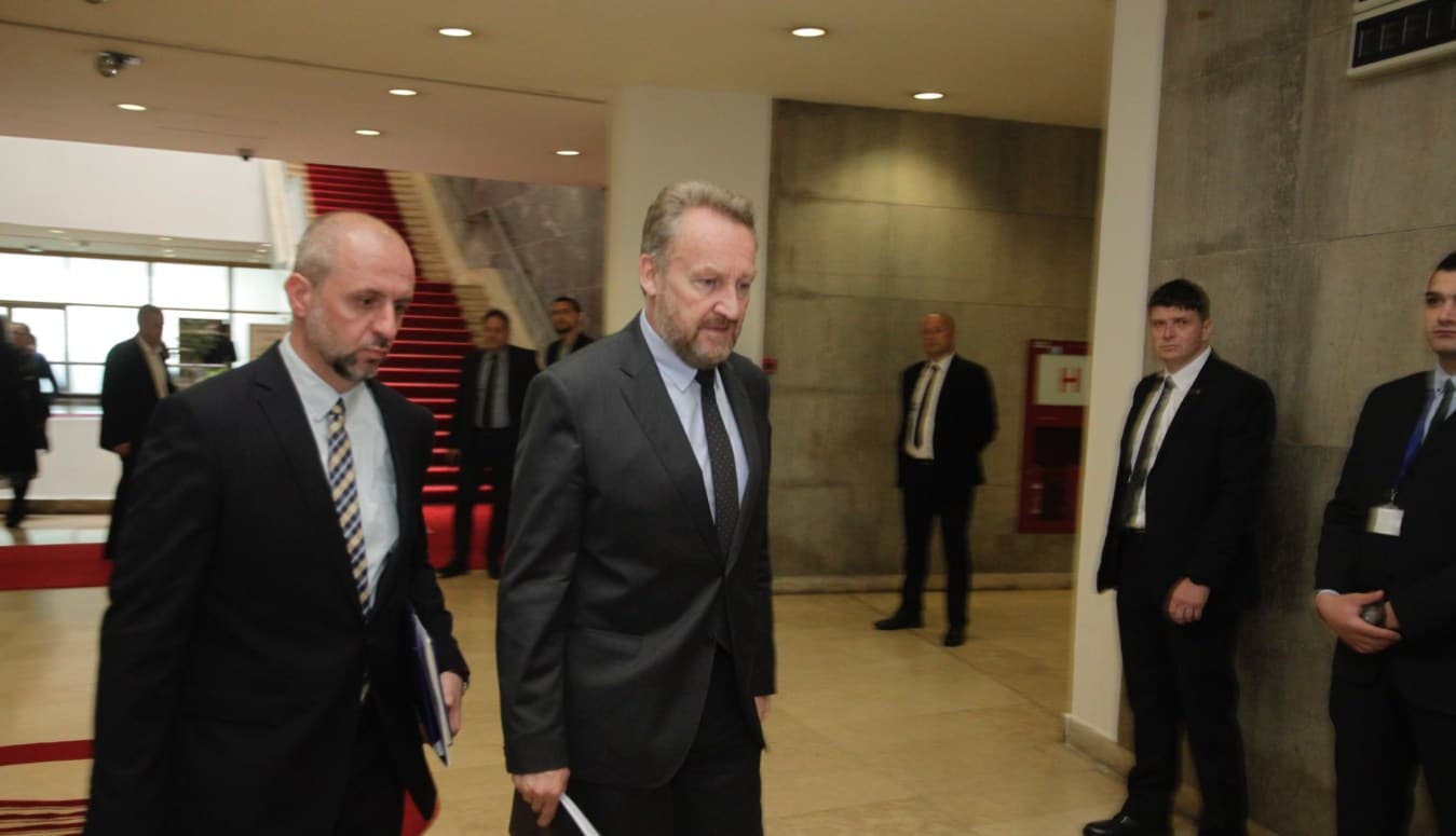Bakir Izetbegović: Blokiran rad Parlamenta, imamo visoke plaće, a neradom ubijamo BiH