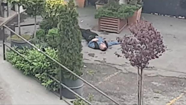 "Ljudskost" na djelu: Čovjek leži na zemlji, a ljudi ga zaobilaze, ignoriraju i preskaču