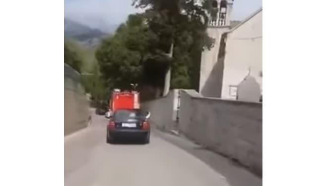 Nesvakidašnje vjenčanje u Splitu: Evo čime je mladoženja došao po mladu