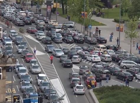 Taksisti u Beogradu organizirali proteste: Pet sati blokade saobraćajnica
