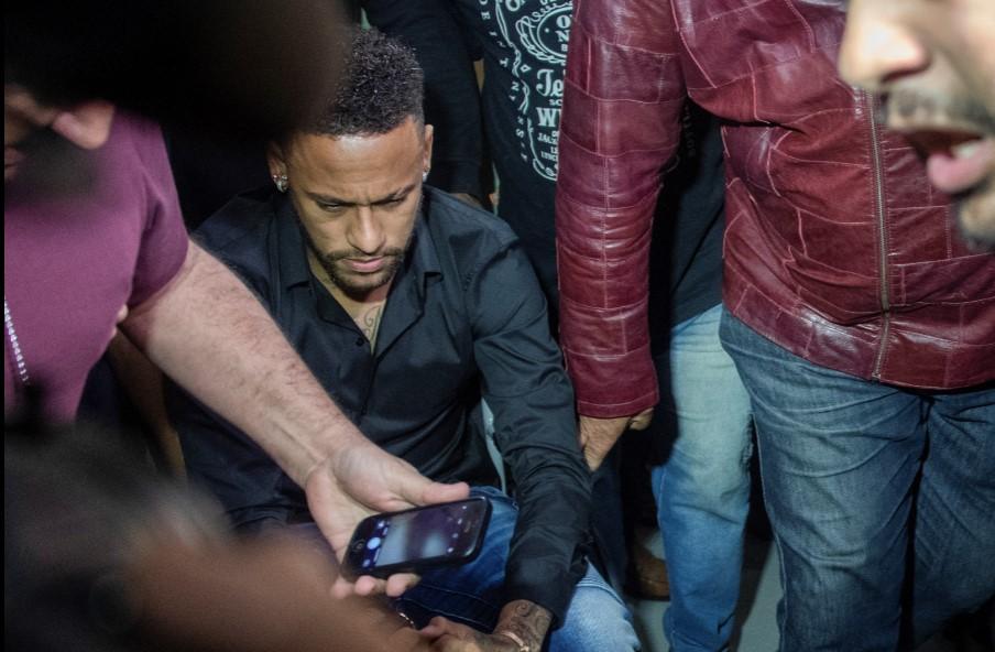 Nejmar u kolicima stigao u policiju: Brazilac dao izjavu o optužbama za silovanje