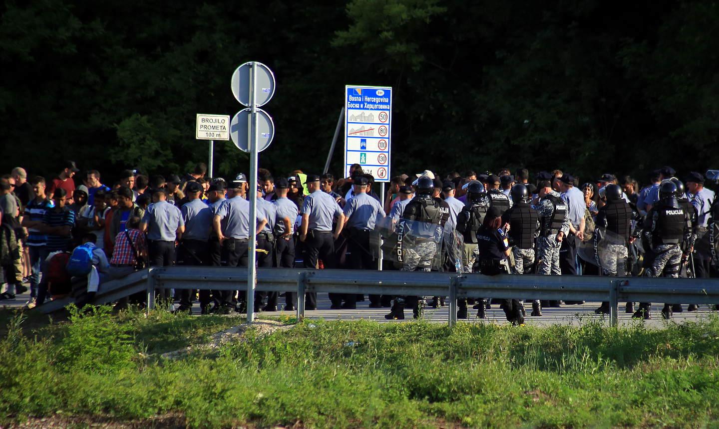 Hrvatski policajci tvrde: Migranti prenose tzv. crveni vjetar