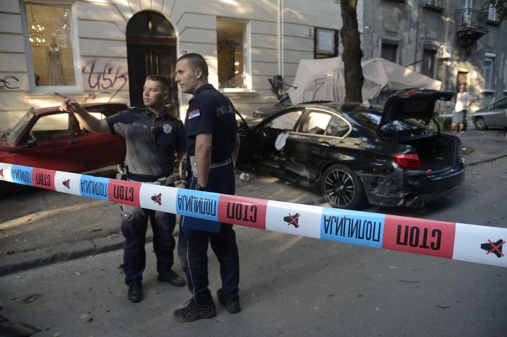 Povrijeđene tri osobe, vozač BMW-a prijetio pištoljem pa pobjegao