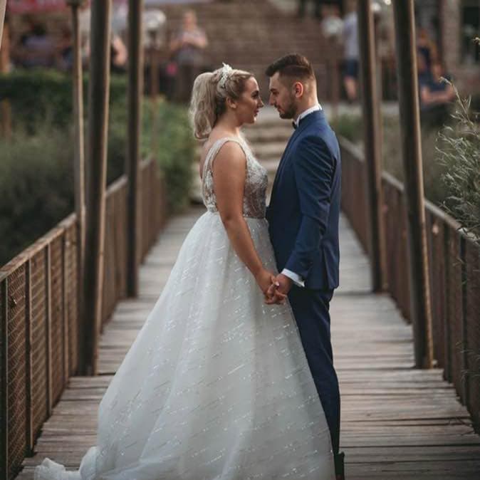 Ljubav koja traje - Avaz