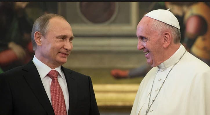 Papa Franjo se opet načekao: Vladimir Putin kasnio više od 50 minuta na sastanak