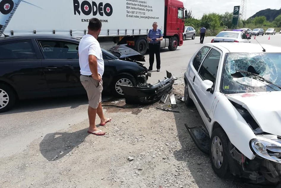 Teška saobraćajna nesreća - Avaz