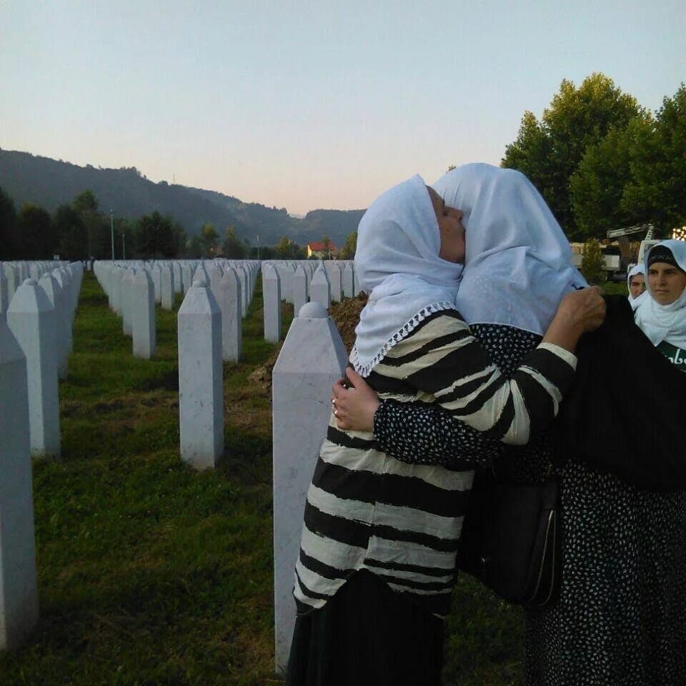 Mualima Elvedina Plasto obavila hadž za srebreničku majku Hatidžu Mehmedović