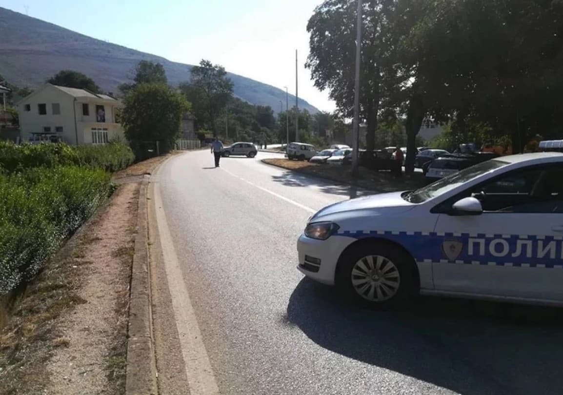 U eksploziji ručnih bombi poginuli otac i sin, sumnja se da je riječ o ubistvu i samoubistvu