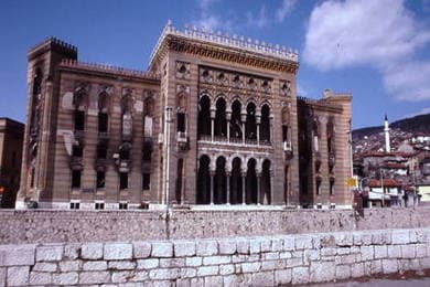 "Dan otvorenih vrata" u znak sjećanja na razaranje sarajevske Vijećnice