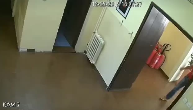 Lopov ušetao u školu i pokrao domara