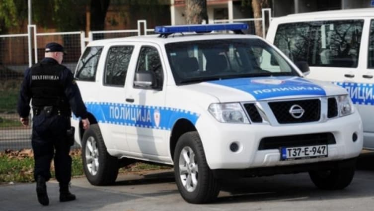 Mrtav pijan sjedio u vozilu dok mu je Slavica pokupila 23.000 KM