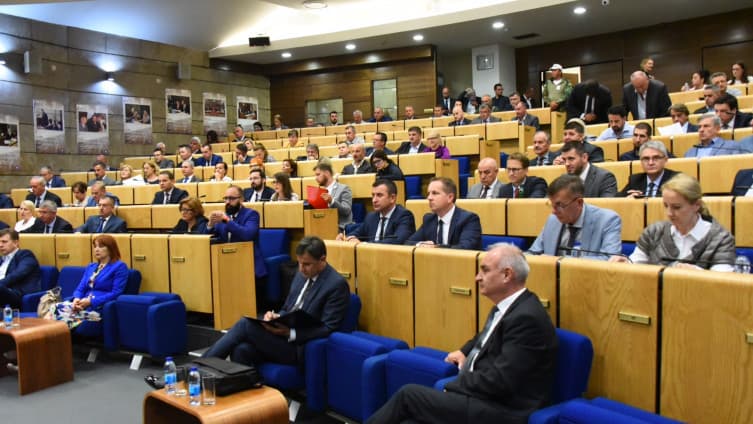 Pred federalnim zastupnicima odluka o poskupljenju plina