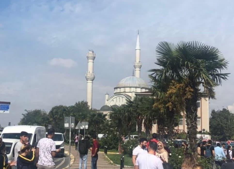 U jakom zemljotresu koji je pogodio Istanbul srušena munara