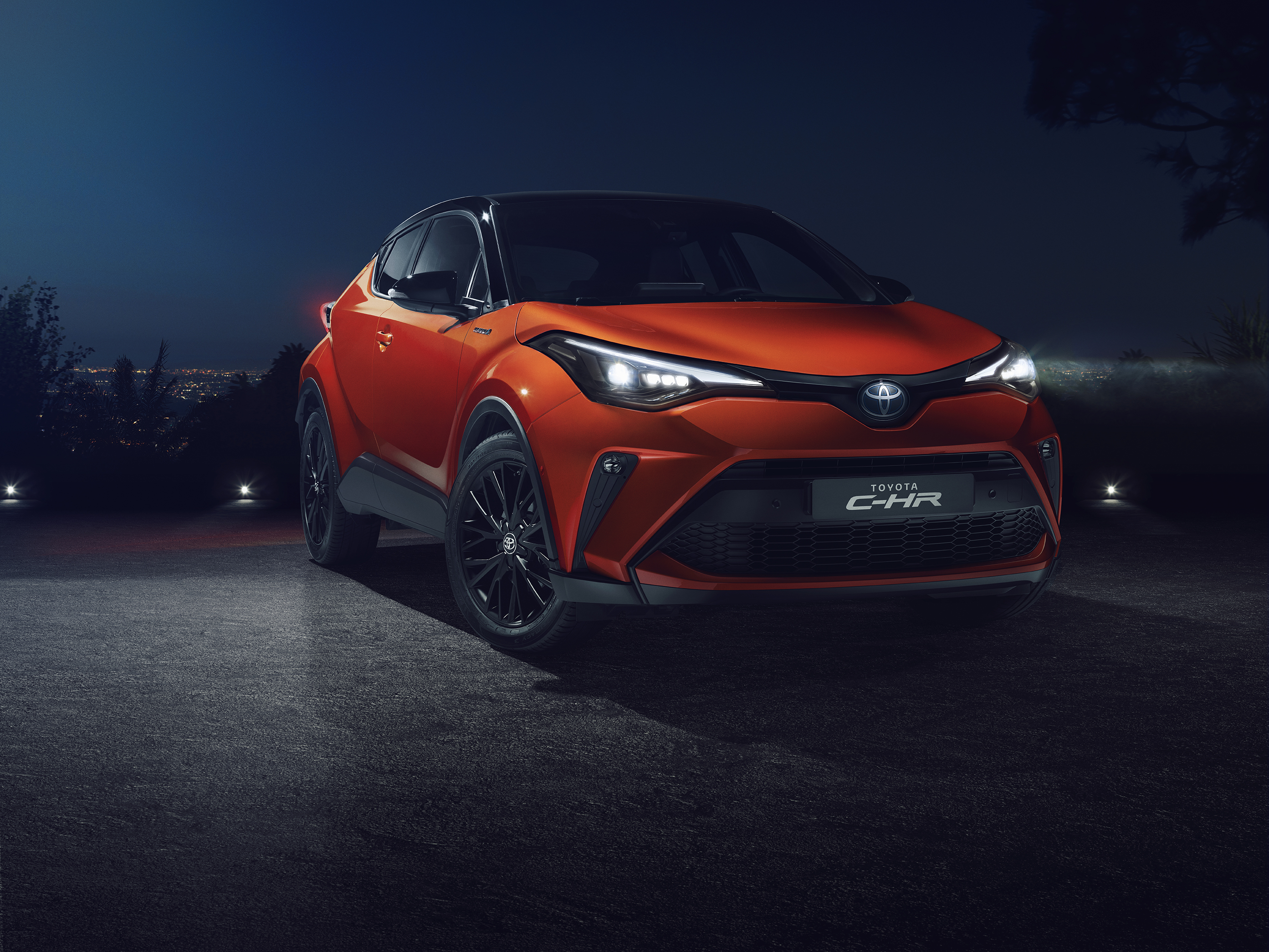 Nova Toyota C-HR: Ljuti hibrid sa sportskim performansama
