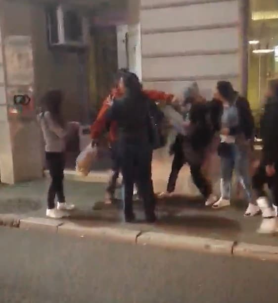 Pogledajte dramu u centru Sarajeva: Džeparoške opljačkale Kineskinje, a onda je uslijedio obračun
