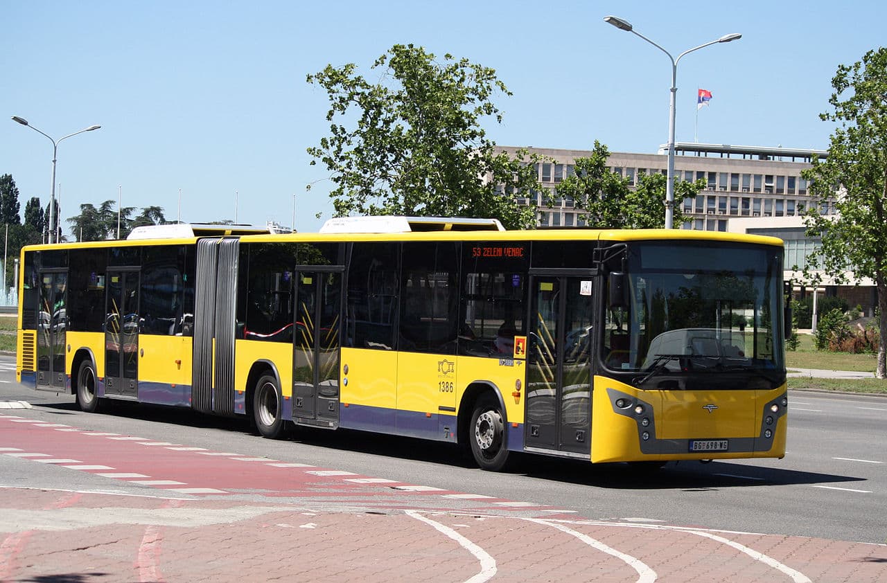 Maloljetnik ukrao gradski autobus: Provozao putnike i uredno stao na svaku stanicu