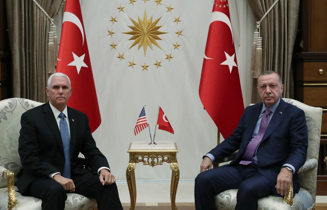 Pens u Ankari zatražio od Erdoana da hitno zaustavi krvoproliće u Siriji
