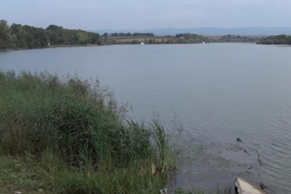 Tragedija kod Gruda: Otišao na pecanje na jezero pa se utopio