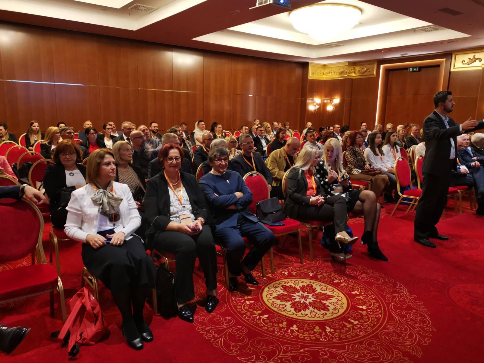 Sa skupa: Dodijeljene i zahvalnice - Avaz