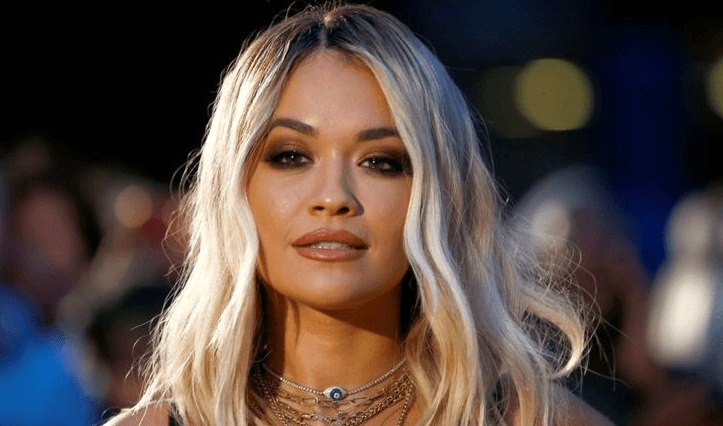 Rita Ora objavila fotografiju u kupaćem: Pogledajte šta je privuklo najviše pažnje