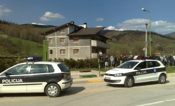 Trojica mladića na ulici zatečena s kanabisom