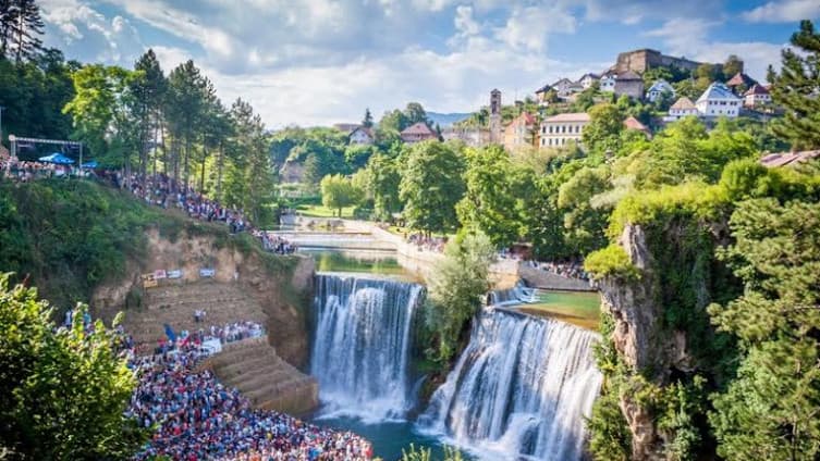 U Jajcu ostvarena do sada najbolja turistička sezona: Kraljevski grad posjetilo 122.498 ljudi