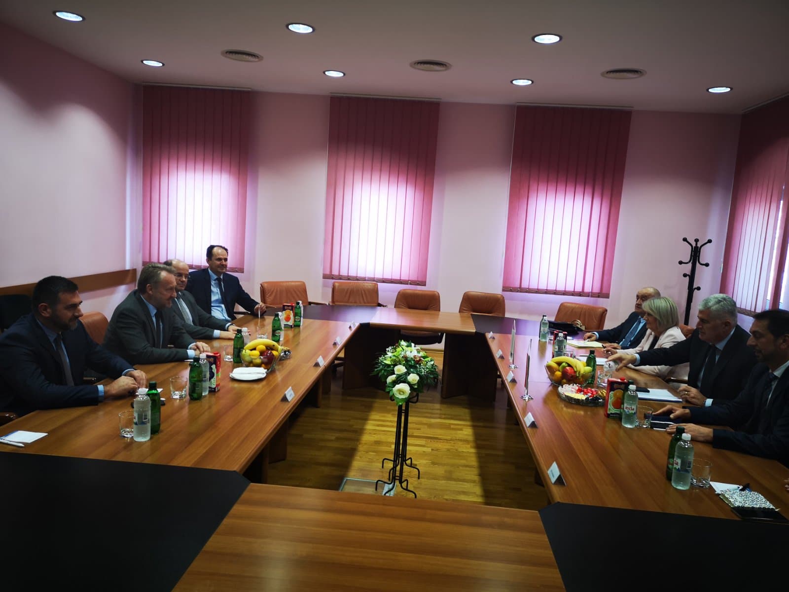 Sastanak delegacija HDZ-a i SDA: Hoće li približiti stavove za formiranje vlasti