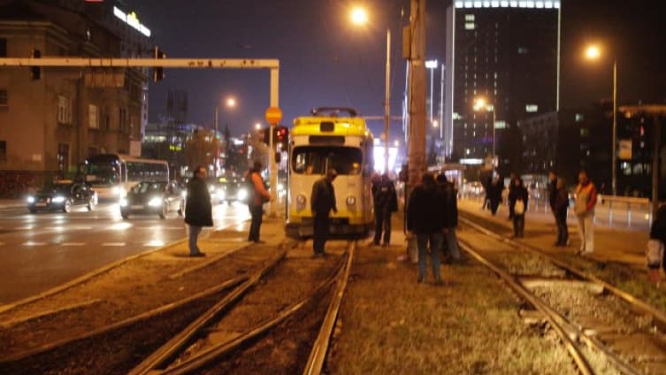 Sarajlije u ulozi policije: U tramvaju savladali Alžirca koji je djetetu ukrao mobitel