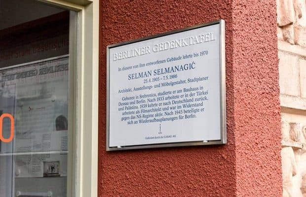 Spomen-ploča na zgradi Visoke umjetničke škole - Avaz