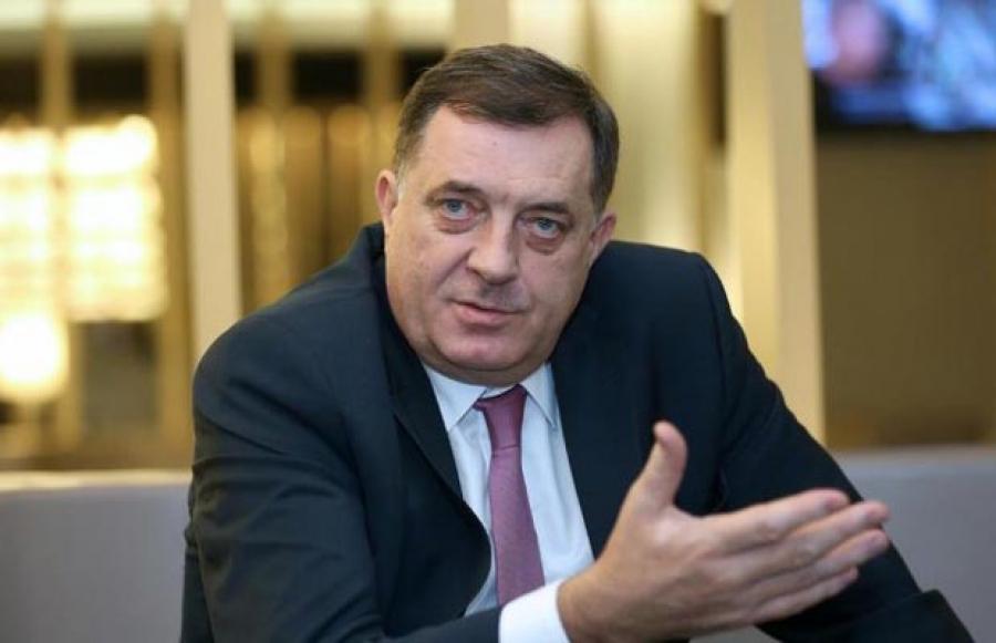 Dodik se nalazio u hotelu ispred kojeg je pucano