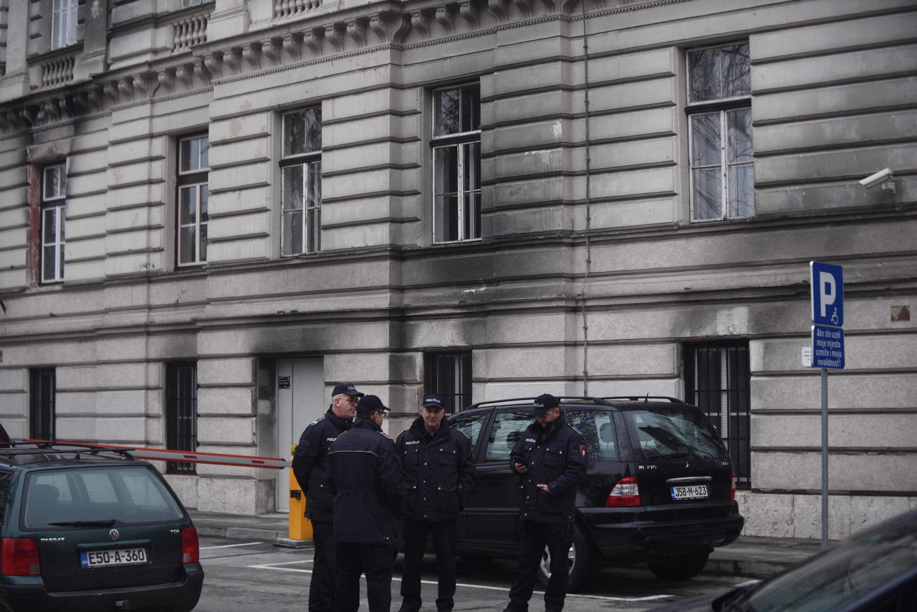 Lažna dojava o bombi u zgradi Vlade KS