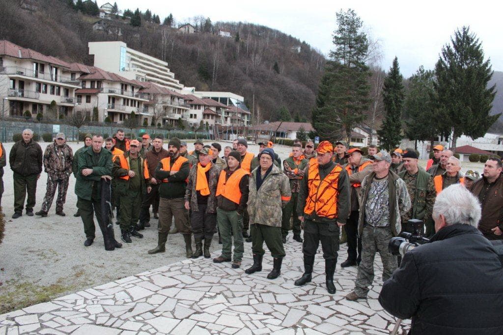 Okupljanje pred polazak - Avaz