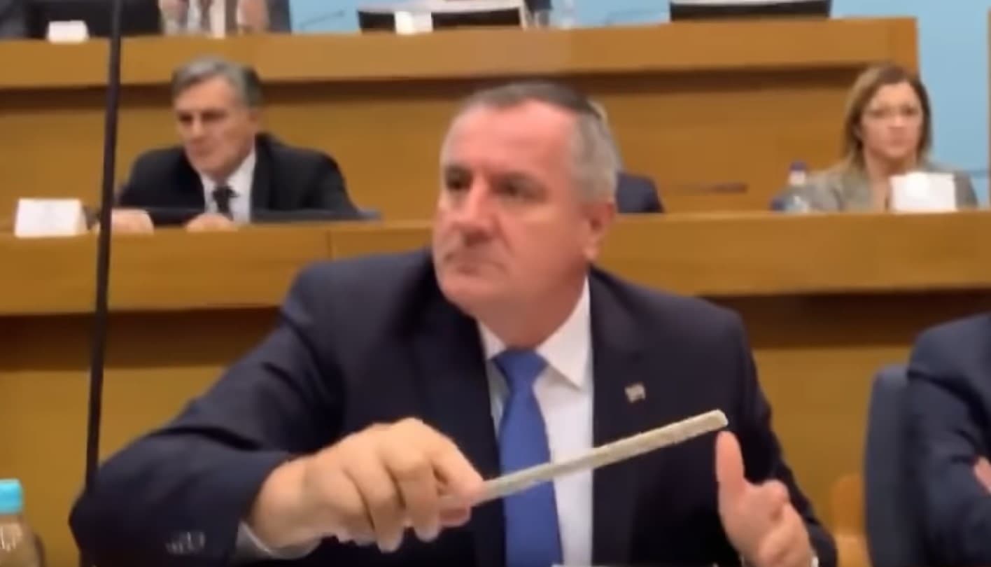Obračun Stanivukovića i Viškovića: Burna rasprava umalo prerasla u tuču