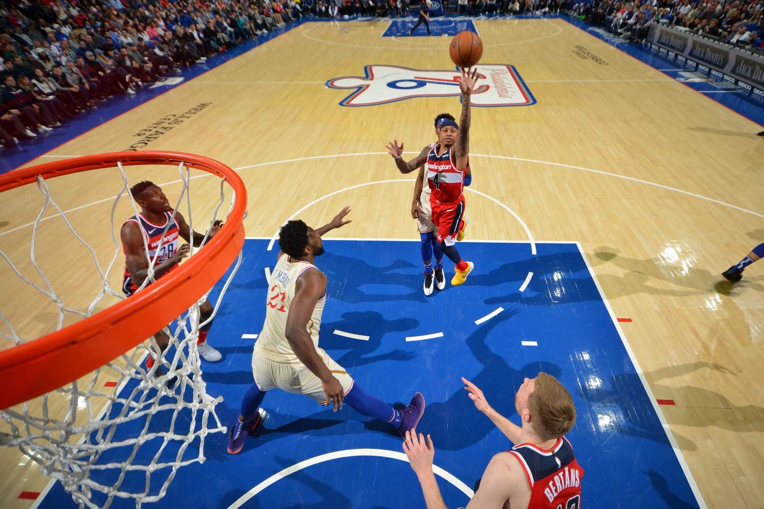 NBA igrač ušao na tribine da se obračuna sa navijačem