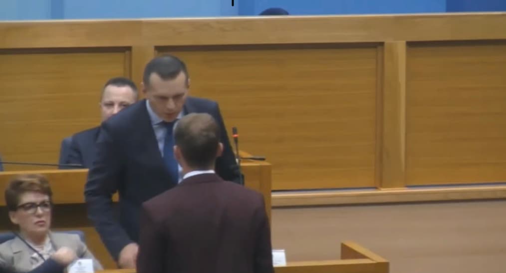 Klub poslanika SDS-a u NSRS uputio inicijativu za smjenu Lukača