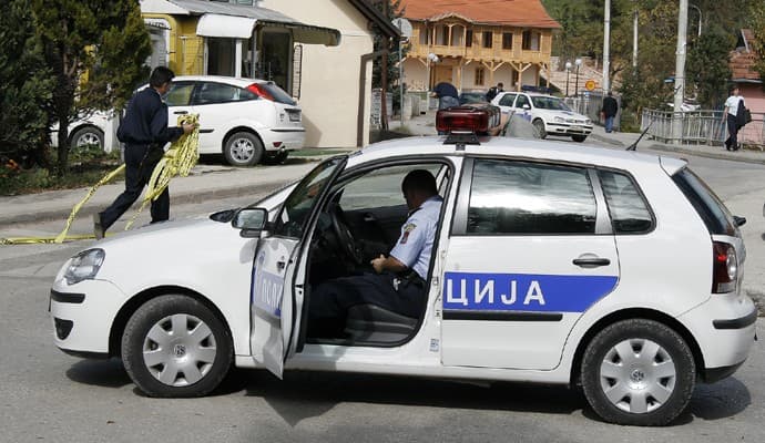 Muškarac pucao na auto nakon što su ga napali