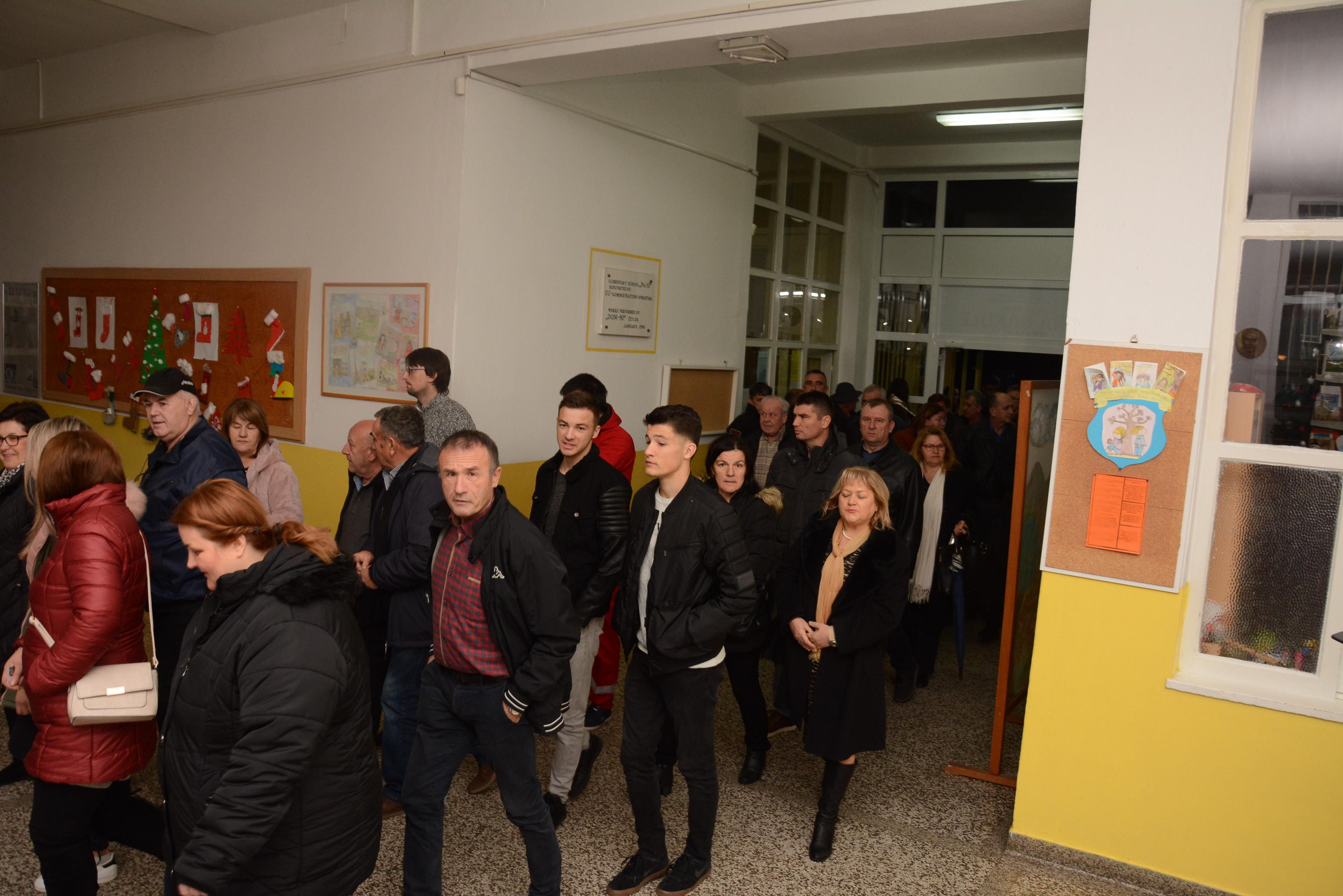 U Mostaru otvorena biračka mjesta