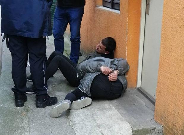 Drama u dvorištu kuće: Petorica migranata napala ženu, spasile je komšije i prolaznici