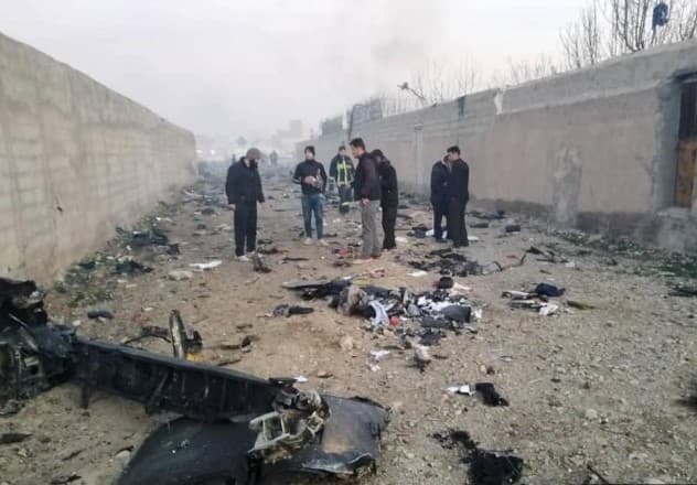 Objavljeni prvi snimci pada aviona u Iranu