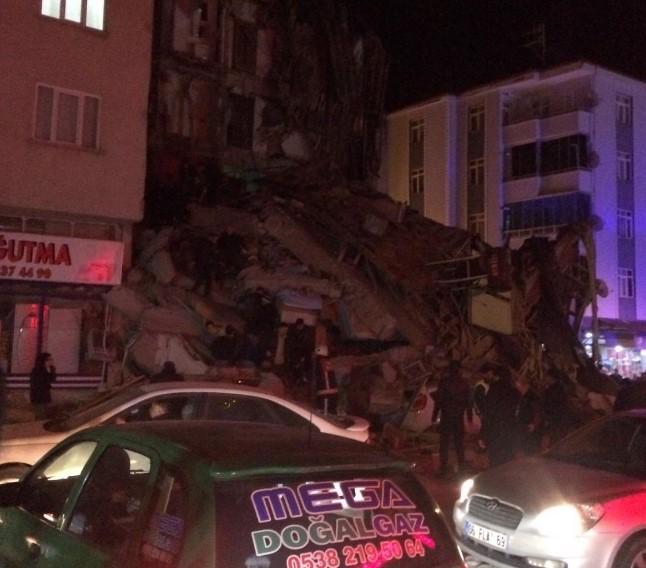 Jak zemljotres pogodio Tursku: Izmjereno 6,8 stepeni po Rihteru