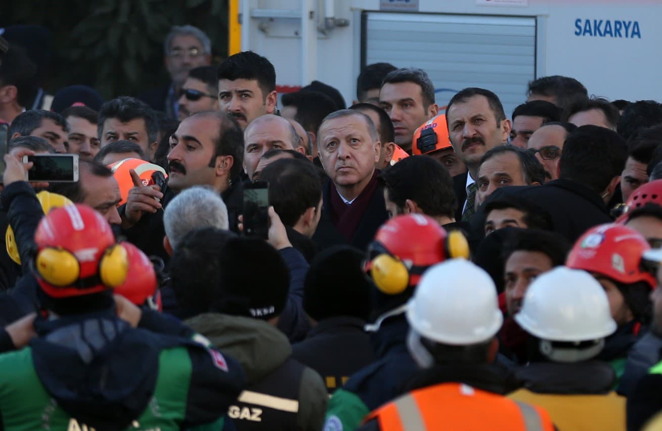 Erdoan sa suzama u očima posjetio Elazig: Mi smo s našim narodom