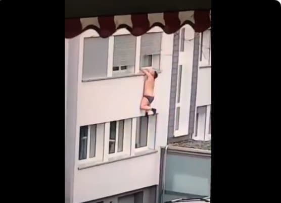 Preljubnik uhvaćen u akciji pa morao bježati kroz prozor: Razbio se kao zvečka