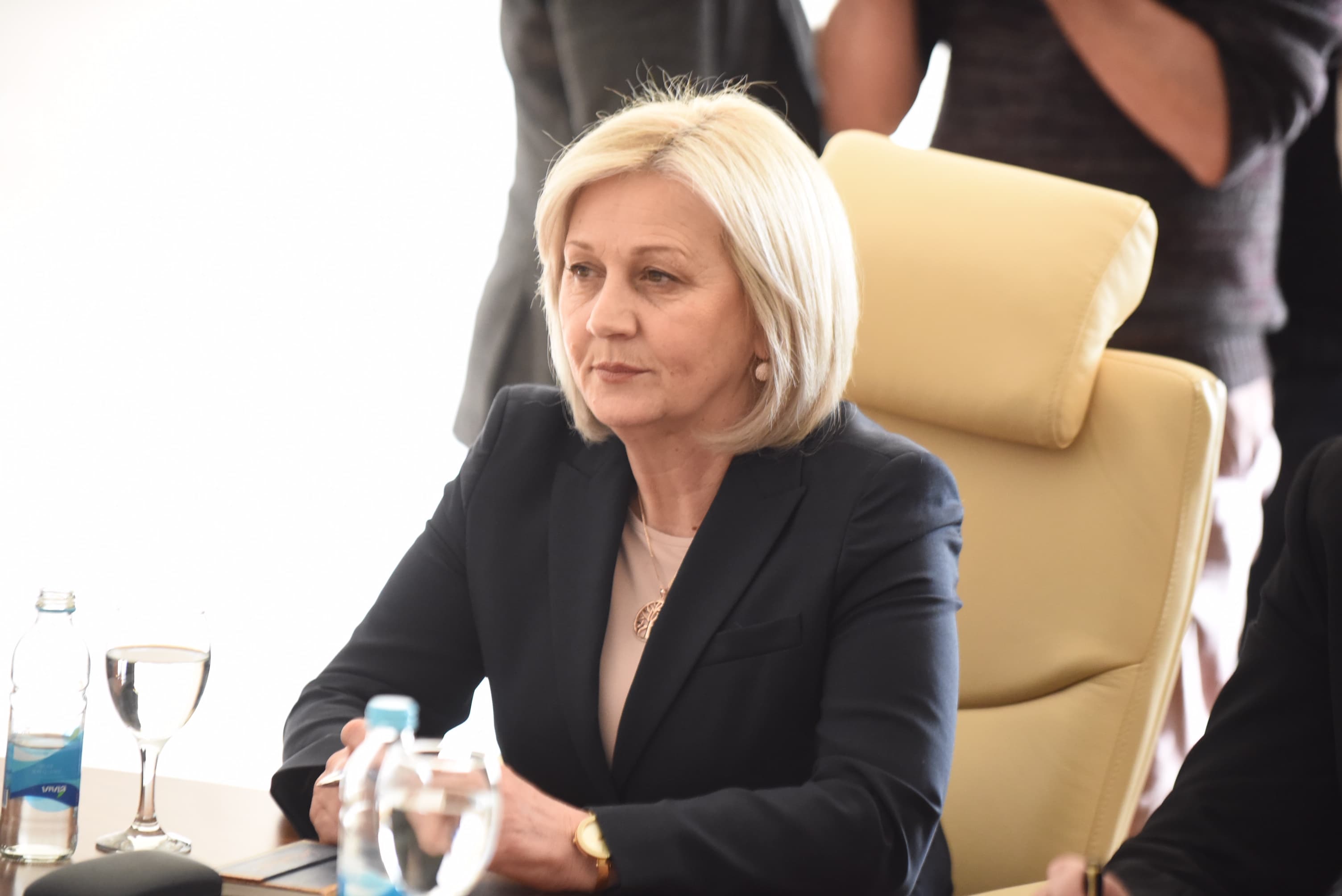Sa sastanka - Avaz