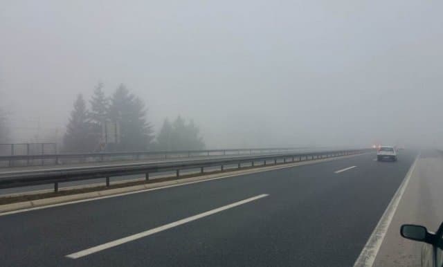 Vozači, budite oprezni: Poledica, magla i odroni u nekim dijelovima BiH